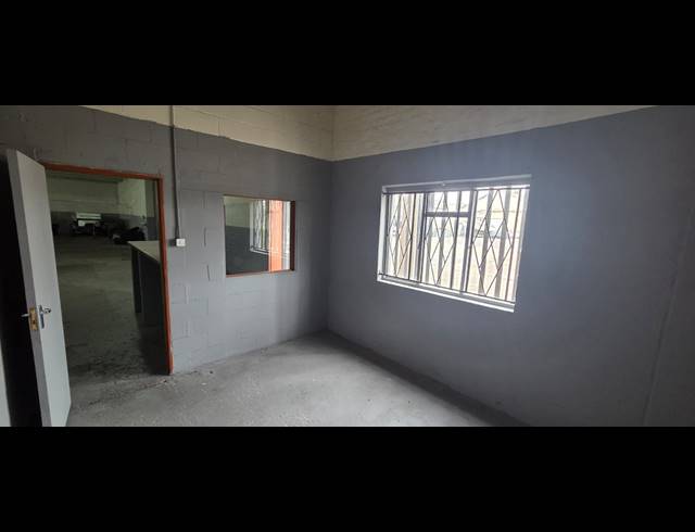 318M² WAREHOUSE TO LET IN WELLINGTON CENTRAL